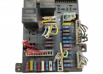 SKRZYNKA BEZPIECZNIKÓW PRZEKAŻNIK 6315401373 2.4 D 74KM Mercedes MB 100 I