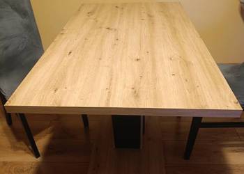 Stół do salonu i pokoju