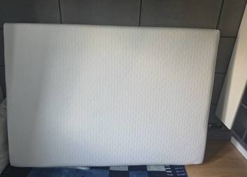 Materac z pianki termoelastycznej dwuosobowy 140 x 200 Wellpur Gold F85