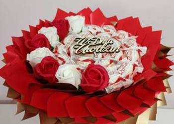 Bukiet jadalny z Raffaello, bukiet ze słodyczy prezent na urodziny imieniny