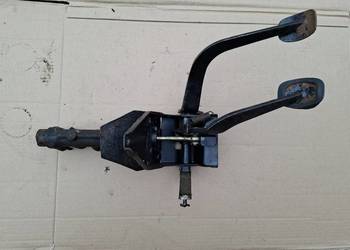 Pedały sprzęgła i hamulca Fiat 126p Maluch