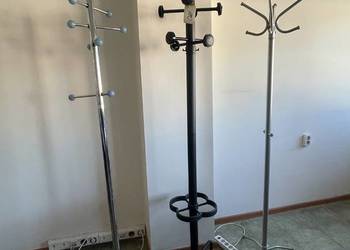 Wieszak na ubrania stojący