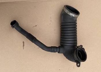 8D0129615J rura dolot powietrza vw passat b5 fl
