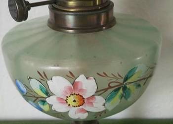 Lampa naftowa z kloszem i kominem