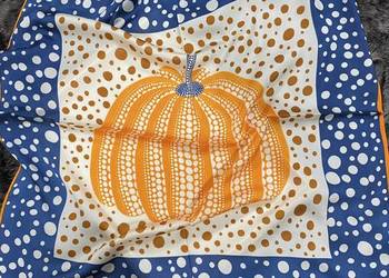 Apaszka damska w kropki