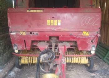 Prasa new holland 648