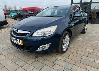 opel astra J, 1,4 benzyna 140 km, niski przebieg
