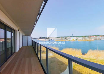 Apartament z widokiem na rzekę w Dziwnowie, balkon