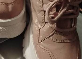 Włoskie sneakersy skóra naturalna r.39