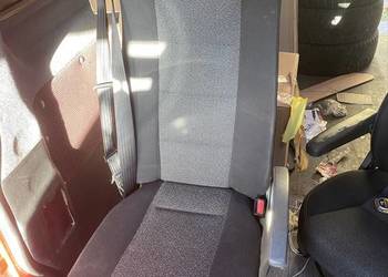Siedzenie do busa, autobusu z pasami.