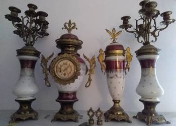 Zegar kominkowy z kandelabrem oraz swieczinkami porcelanowy