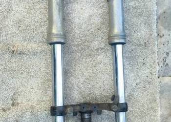 Suzuki GS 400 zawieszenie lagi półki części