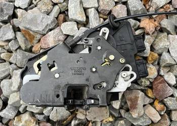 Zamek drzwi kierowcy lewych Volvo C70 I cabrio centralny 8626203