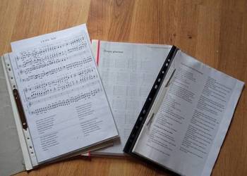 Chwyty gitarowe i teksty piosenek, kolęd wpięte w skoroszyty