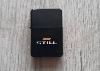 Dwie zapalniczki benzynowe