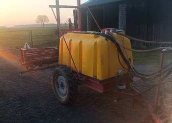 Opryskiwacz ciągany 1200L