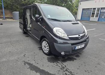 Samochód Opel Vivaro 2,5 147 KM Czarny LONG