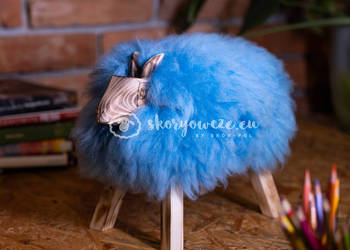 Krzesło, baranek dekoracyjny jasno niebieski