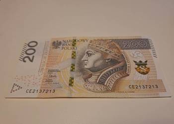 Banknot 200 zł z godziną śmierci Jana Pawła ll 21:37 powtarzalny numer