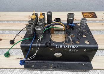 Gniazda hydrauliczne JCB 8250 Fastrac