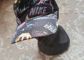 Czapka z daszkiem, bejsbolówka Nike - z siatką, regulacja