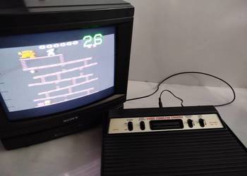Retro konsola a la Atari 2600 wbudowane 999 gier