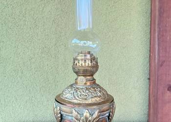 Stara mosiężna lampa naftowa Francja