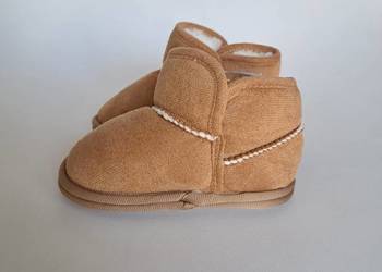 nowe buciki niemowlęce rozmiar chyba 20 długość wkładki około 12 cm