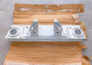 NOWA tylna belka zawieszenia tył poprzecznica Fiat 126p 126 ORYGINALNA