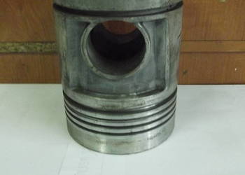 Tłok silnika  T 170 Tłok silnika  T 170