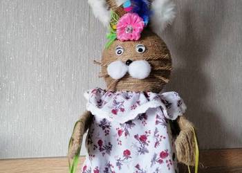 Zając  wielkanocny. Dekoracje świąteczne. Ozdoby wielkanocn