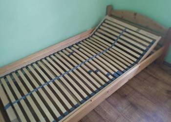 Łóżko 200x100 z materacem, sosna