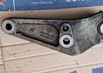 Wspornik silnika o numerze opel  633374681 mocowanie sanek skrzyni 13130723