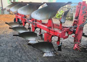 Pług Massey Ferguson na licencji Frost