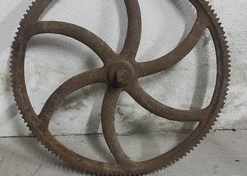 Stare koło żeliwne, ozdoba