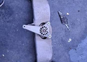 Rogi lapa skrzyni audi a4 b6 b7. 8e0399115p