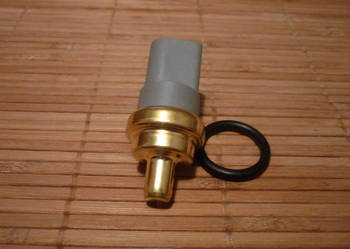 Czujnik temperatury płynu chłodzącego VW AUDI 06A919501A