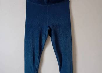 Legginsy prążkowane elastyczne i dopasowane