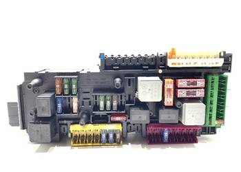 SKRZYNKA BEZPIECZNIKÓW MERCEDES X204 016706581A SUV 08-15 2.1 170KM