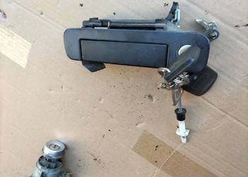 KLAMKA KIEROWCY LEWY PRZÓD KIEROWCY  AUDI  B4