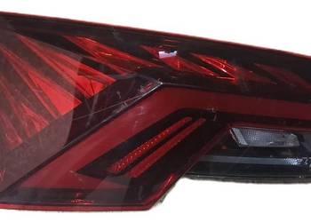 Lampa tylna lewa Skoda Octavia IV Kombi błotnik oryginał 5E3945207A