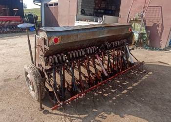 Siewnik zbożowy Poznaniak na docisku