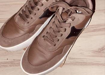 Brązowe buty