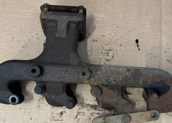 John Deere 4045 Kolektor Wydechowy R132976