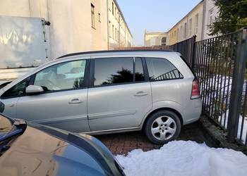 Opel Zafira II 1,9 Diesel uszkodzony, Zarejestrowany RP