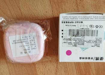 różowe kwadratowe etui deni carte na aparat ortopedyczny , szyny, protezy
