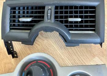 Kratka nawiewu środkowego Renault Megane II kratki konsoli