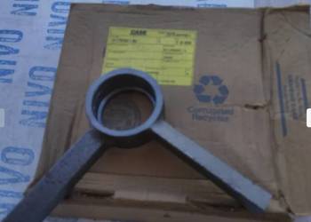 Wspornik łożyska slimaka wyladowczego kombajn 1317859c1 case axial