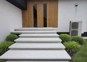 Lewitujące schody, beton architektoniczny, stopnie lewitując