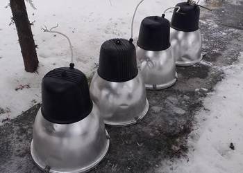 Lampa przemysłowa garażowa kolejowa.